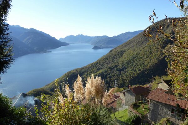 Vista da Carcente sul Lago di Como