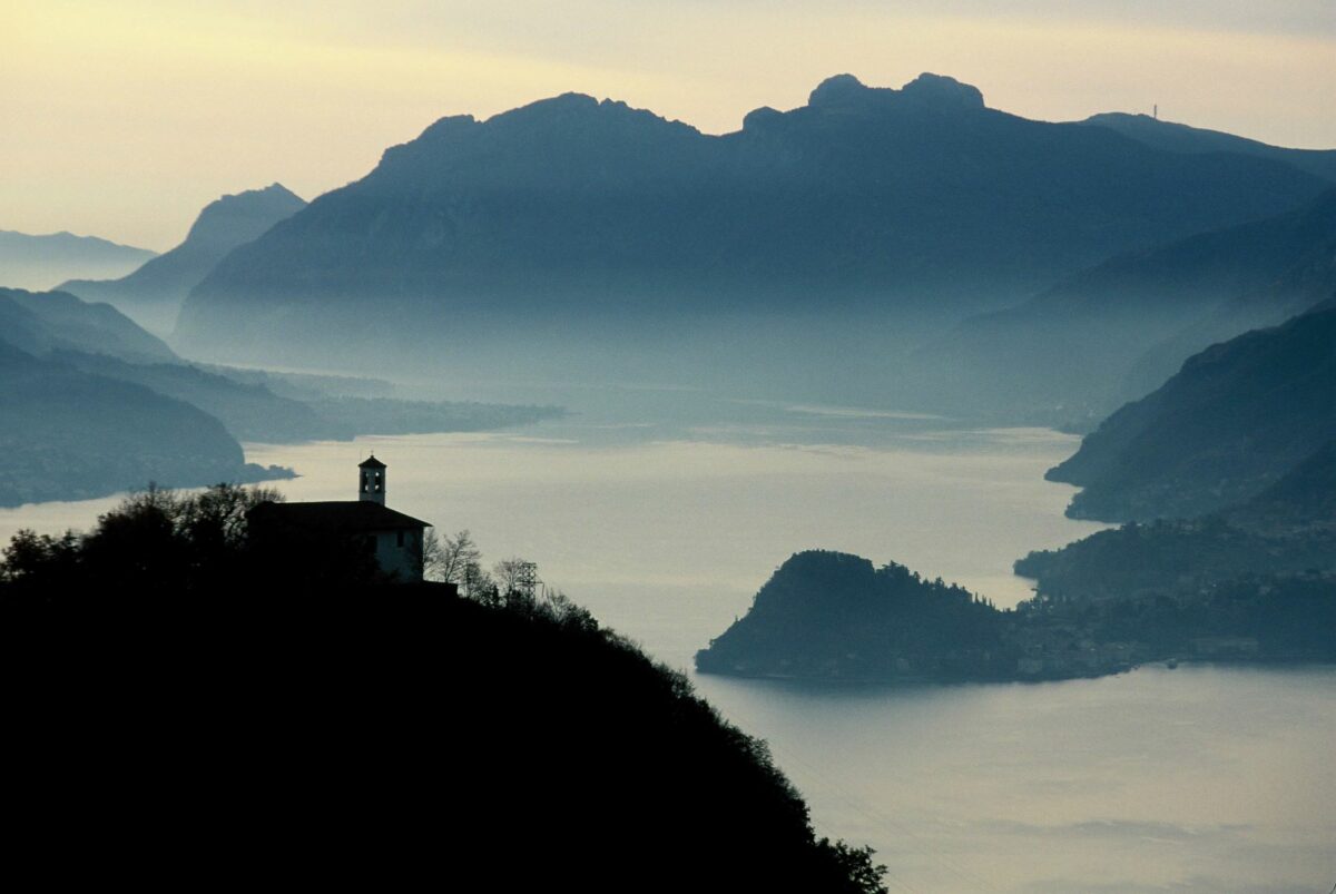 Vista sul Centro Lago e il Santuario della Madonna di Breglia