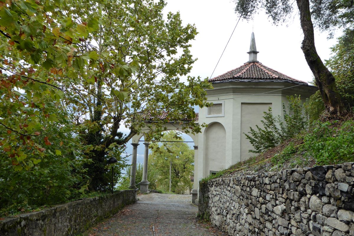 Chapel along the Sacro Monte di Ossuccio